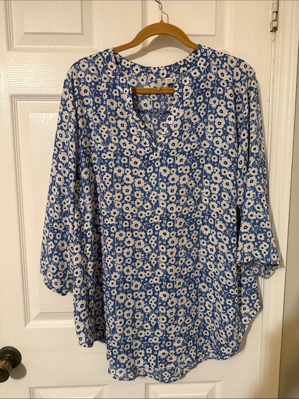 Blue Floral Split-Neck Tunic Top